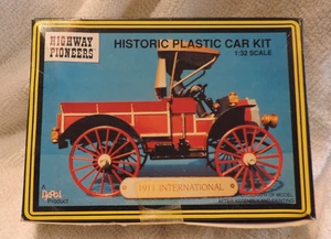 NEW OLD STOCK MODEL KIT HIGHWAY PIONEERS 1911 INTERNATIONAL LOOK - Picture 1 of 1