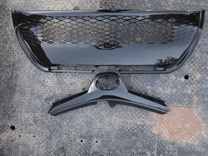 2017 Toyota Corolla SE Grill And Upper Sensor Mount - Picture 1 of 1