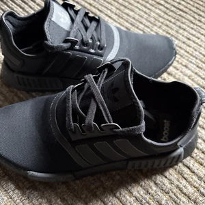 Adidas Nmd R1 Triple Black - Picture 1 of 5
