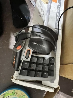 Belkin Nostromo SpeedPad N52 F8GFPC100 USB Gaming Keypad **TESTED & WORKING** - Image 1 of 2