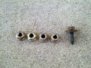 1982 82 Chevy Malibu G Body El Camino Brake Pedal Mounting 4 Nuts And 1 Bolt Set - Bild 1 von 1