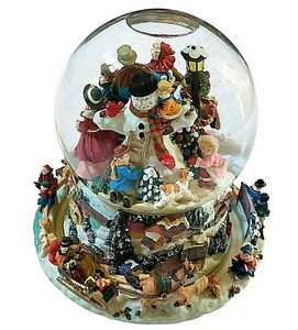 Vintage Kirkland Victorian Carolers musikalische Wasser-Schneekugel Weihnachtslied 8" hoch - Bild 1 von 12