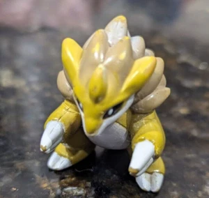 Vintage Tomy Pokemon SANDSLASH Mini Figure - CGTSJ - Picture 1 of 7