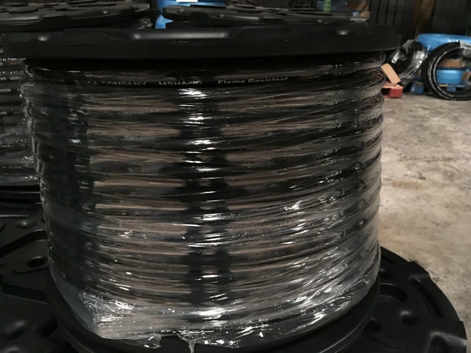 1 Spool 328 ft. 1 PC of R16-08 1/2" SAE 100R2AT Hydraulic Hose 2-Wire 5,000 PSI - Image 1 of 3
