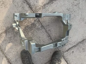 N9X2-13N078-A N9X213N078A RANGE ROVER SPORT 22-ON SCHEINWERFER HALTER ORIGINAL - Bild 1 von 5