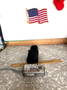 SAMSUNG DIGITAL CAMERA # 420 - Picture 1 of 5