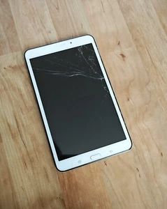 Samsung Galaxy Tab 4 Modell T330 in weiss ( defekt ) - Bild 1 von 2