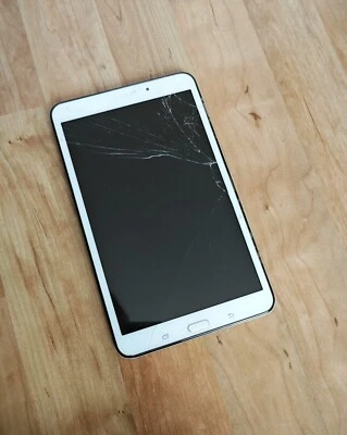 Samsung Galaxy Tab 4 Modell T330 in weiss ( defekt ) - Bild 1 von 2