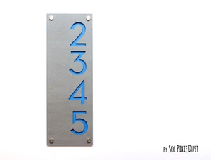 Modern House Numbers, Concrete with Blue Acrylic - Vertical - Sign Plaque - Bild 1 von 7