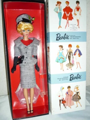 Barbie Mattel lanzada en 2007 reimpresa en los EE. UU. solo en línea Career Girl sin usar Foto 1 de 4
