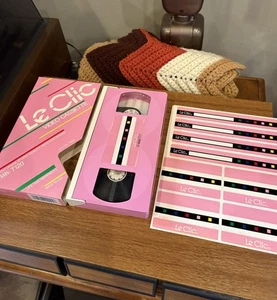Vintage 80s Le Clic PINK VHS Tape Cassette With Extra Label Stickers - Imagen 1 de 12
