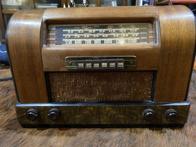 Antigua radio de mesa Philco de madera modelo 1942 42-345 Art Deco MCM - Original Foto 1 de 4
