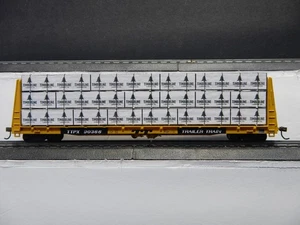 Premium Solid Wood Wrapped Lumber Load for HO Scale 60' Bulkhead Flat Cars - Picture 1 of 60