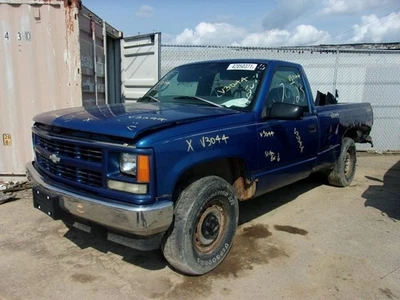 Radiador 8-305 con enfriador de aceite de motor compatible con camioneta Chevrolet 1500 96-98 1453274 Foto 1 de 4