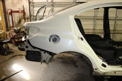 Conjunto de panel trasero derecho pasajero Subaru WRX 2015-2018 blanco Foto 1 de 4