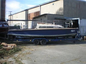 Segelboot oder auch als Motorboot nutzbar - mit Kajüte - bei Berlin - Bild 1 von 21