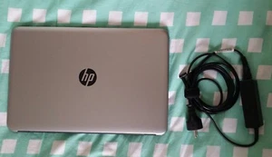 PC PORTABLE HP 15" 8GO INTEL CORE i5-5200U AMD RADEON R5 M330 1TO ARGENT - Photo 1/6