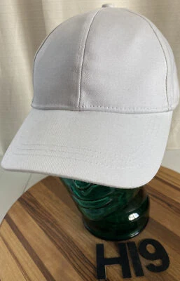 HORRA DE BÉISBOL BLANCA H&M STRAPBACK AJUSTABLE MUY BUEN ESTADO H19 Foto 1 de 3