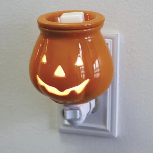 TUSCANY CANDLE HALLOWEEN JACK O LANTERN FRAGRANCE MELT OUTLET WARMER BRAND NEW - Picture 1 of 10