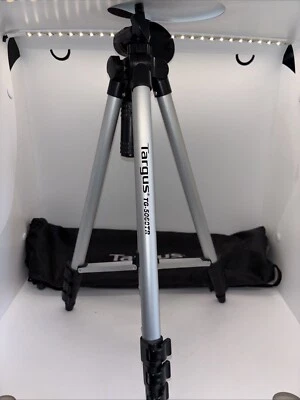 Targus Camera Tripod TG-5060TR Lightweight Built in Level Quick Connect - Image 1 of 4