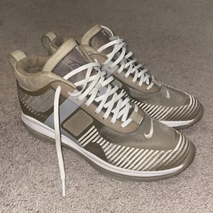 NIKE JOHN ELLIOTT X LEBRON ICON QS PARACADUTE BEIGE SNEAKER AQ0114 200 TAGLIA 11,5 - Foto 1 di 8