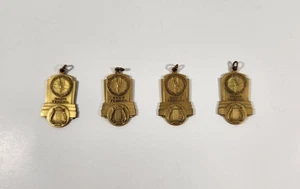 KANSAS STATE HIGH SCHOOL ACTIVITY ASSOCIATION STATE FESTIVAL PENDENTI LOTTO DI 4 - Foto 1 di 11