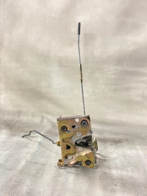 1996 Ford F150 Manual Door Latch Lock Assembly Drivers Front LH - Image 1 of 4