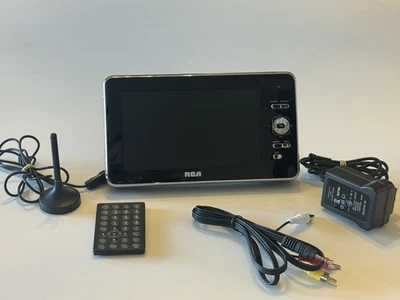 RCA 7" Portable LCD TV, Model DPTM70R, Accessories & Bag VERY CLEAN no scratches - Image 1 of 4