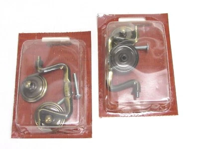 Новый из старых запасов! (2) ВИНТАЖНАЯ ОТДЕЛКА МЕБЕЛИ AMEROCK АНТИКВАРНАЯ АНГЛИЙСКАЯ ТЯГА, T-876-AE - Изображение 1 из 3