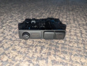 OEM 1991-1995 Acura Legend Courtesy Light Dimmer TCS Button Switch Panel M13919 - Picture 1 of 3