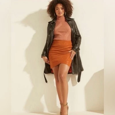 Minifalda de cuero sintético GUESS naranja quemado óxido dobladillo asimétrico talla pequeña Foto 1 de 4