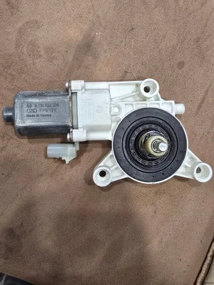 Motor ventana delantera izquierda para Chrysler 200 2011-2014, 08-14 Avenger, 07-10 Sebring Foto 1 de 2