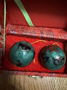 Caja de pecho bolas de meditación de alivio del estrés ejercicio baoding chino ornamentado de colección - Imagen 1 de 6