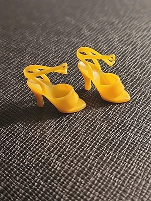 BONECA BARBIE Roupas Legalmente Loira Elle Woods Pérola OURO OT SANDÁLIA SAPATOS - Imagem 1 de 4