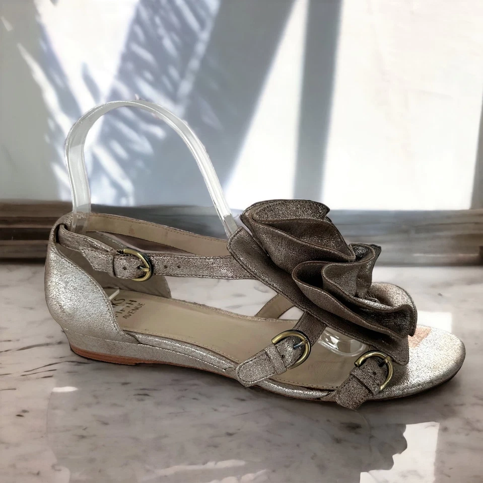 NEW Saks Fifth Avenue Metallic Silver Leather Rosette Flat Sandal Size 8.5 M - Image 1 of 4