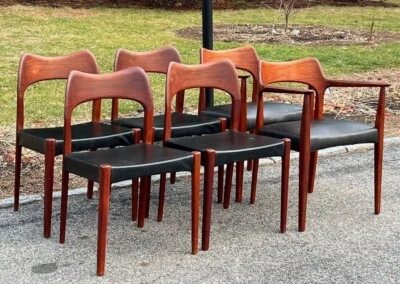 Cuatro sillas de comedor modernas de mediados de siglo Arne Hovmand Olsen años 50 Foto 1 de 4