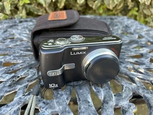 PANASONIC LUMIX DMC-TZ1 DIGITAL CAMERA - Picture 1 of 4