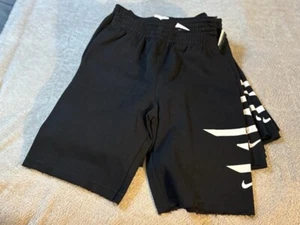 Nike youth basketball shorts size L 12-13 years old - Picture 1 of 5
