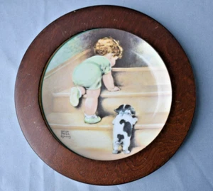Bessie Pease Gutmann ~ BEBÉ Y PERRO Arriba ~ 6a placa Hamilton ~ con marco de madera de bardo - Imagen 1 de 4