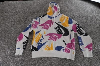 Pulôver Nike com capuz masculino médio branco multicolorido estampa total Swoosh - Imagem 1 de 4
