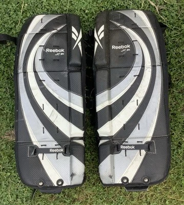 Almohadillas de portero de hockey callejero Reebok Junior Jr 26” 3k blanco y negro Foto 1 de 4