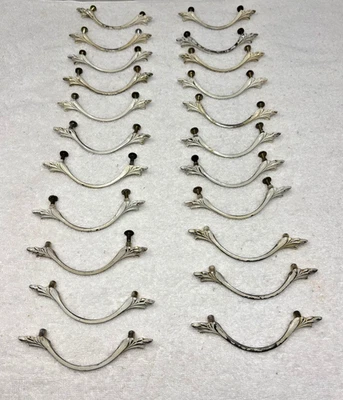 Lote De 22 Tiradores De Cajón De Hoja Provincial Francés Blanco Latón De Colección Foto 1 de 4