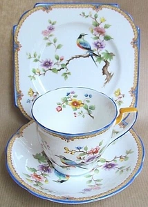 AYNSLEY B948 PATRÓN TRÍO - PÁJARO SOBRE RAMA FLORAL RIBETE AZUL (8667) - Imagen 1 de 10