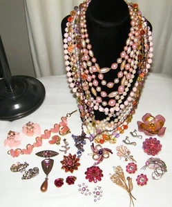 Vintage 25 Stck. ROSA GLAS ~ STRASS ~ KUNSTSTOFF SCHMUCK KONVOLUT Mazer ER's ~ Japan Perlen - Bild 1 von 23