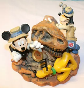 Regalo De Colección Walt Disney Store Figura Coleccionable Mickey Big Dig In The Boneyard - Imagen 1 de 6