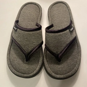 Womens Isotoner Heathered Jersey Wedge Cushioned Thong Sandals Gray 6.5-7 NWOB - Picture 1 of 13