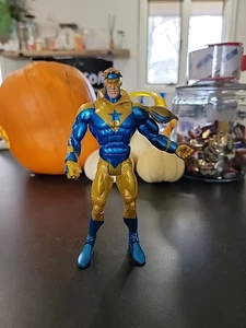 DC UNIVERSE CLASSIC BOOSTER GOLD VARIANT  - Picture 1 of 2