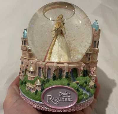 Musical Barbie Rupunzel Brillo Globo de Nieve Juega LaPrimavera Sin Caja De Colección 2002 Foto 1 de 4