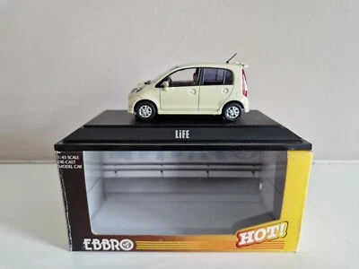 Ebbro 1/43 Honda LiFE - Ivory (Cream) - 2003 - 43523 - Image 1 of 4