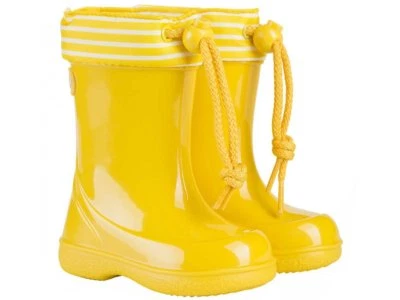  NUEVAS BOTAS DE LLUVIA IGOR PIPO NAUTICO hechas en España - talla niño 6 - 12 Foto 1 de 2